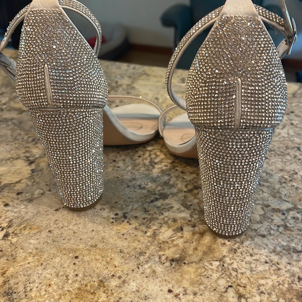 David’s Bridal Rhinestone block heel - Picture 3 of 6